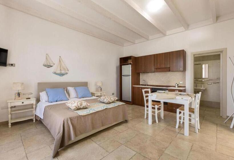 استودیو استاندارد با چشم‌انداز استخر, Mediterranea Residence