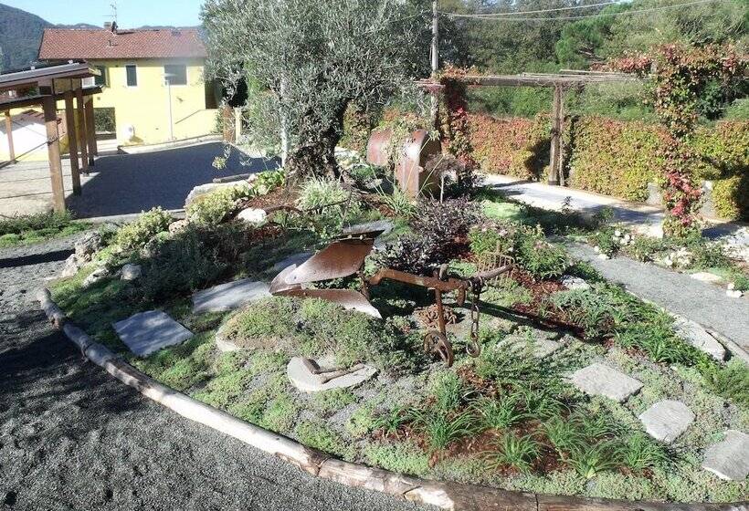 اتاق استاندارد سه تخته با چشم‌انداز باغ, B&b Podere Montese