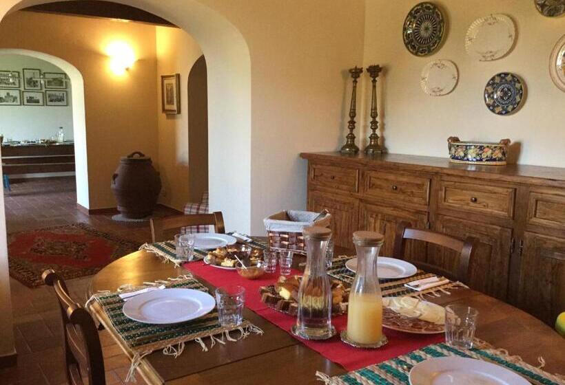 Трехместный Номер Стандарт Вид на Сад, Agriturismo Borgo Tra Gli Olivi