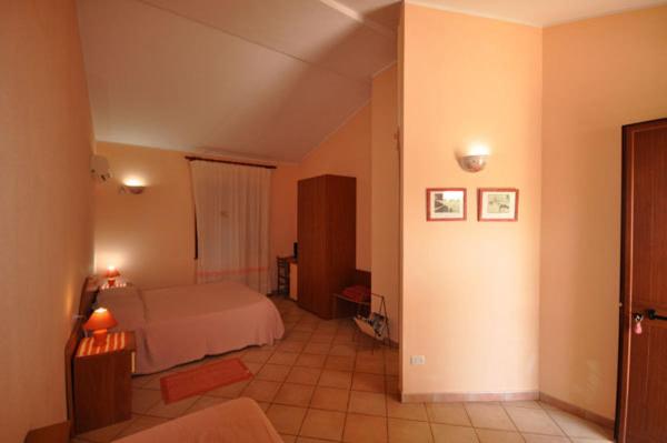 اتاق استاندارد چهار تخته, Agriturismo Mulinu Betzu