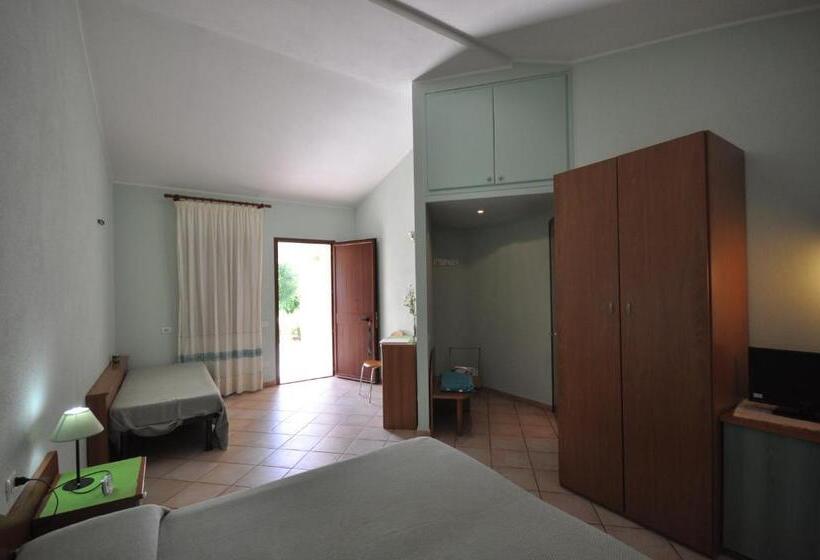 اتاق استاندارد چهار تخته, Agriturismo Mulinu Betzu