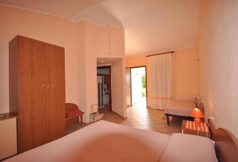 اتاق استاندارد چهار تخته, Agriturismo Mulinu Betzu