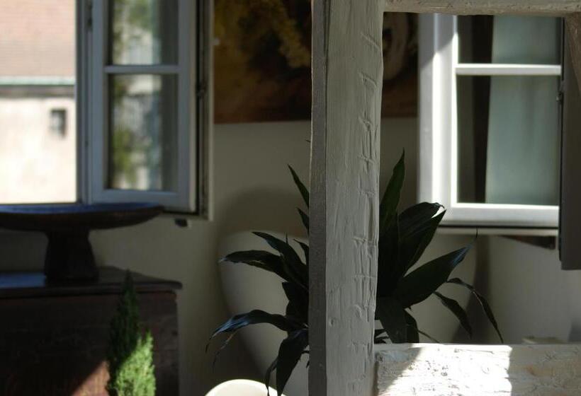 2 Bedroom Suite, Quai 17 Maison D Hôtes