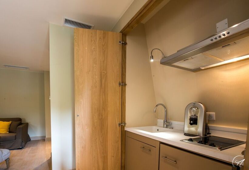 سوییت لوکس, Les Suites Du Champagne De Venoge
