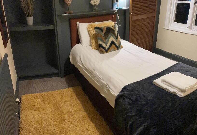 Номер Стандарт, The Coach And Horses Inn