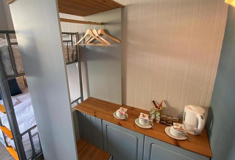 스탠다드 트리픔 룸 공동욕실, Newcastle House Rothbury