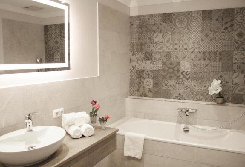 带阳台的豪华间, Winzerhotel Trautwein
