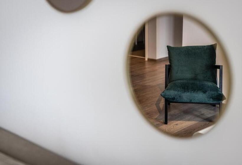 Апартаменты 3 Спальни, Living Neuburg