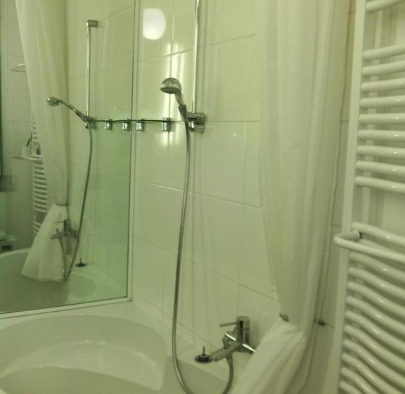 Quarto Deluxe, Pension Timeout