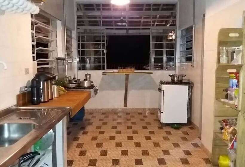 共用房间的床, Down The River Hostel