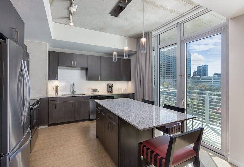 استودیوی استاندارد, Club Wyndham Austin
