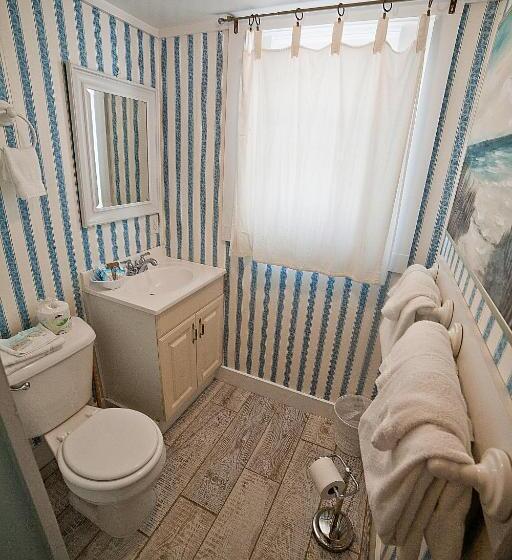 آپارتمان 1 خوابه با چشم‌انداز باغ, Georgianne Inn & Suites Check In 212 Butler Ave