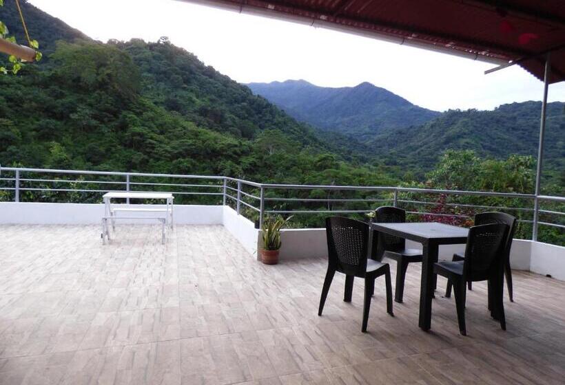 스탠다드 트리플 룸, Hostal Alto De La Montaña