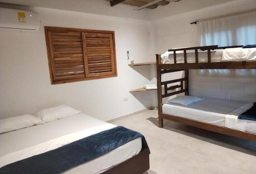 디럭스 4인 룸, Bao Bao Hostel