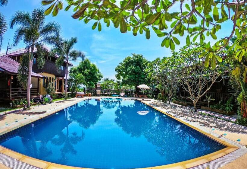 اتاق استاندارد با چشم‌انداز استخر, Home At Chan Resort