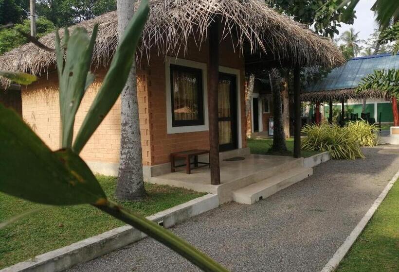 اتاق لوکس, Airport Eco Cottage