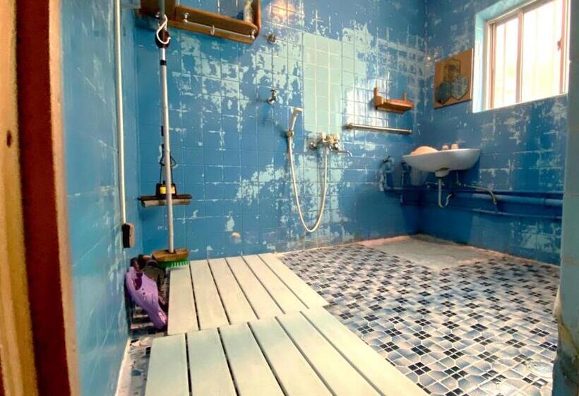 Трежместный Номер Economy, Guest House Icyaribacyode