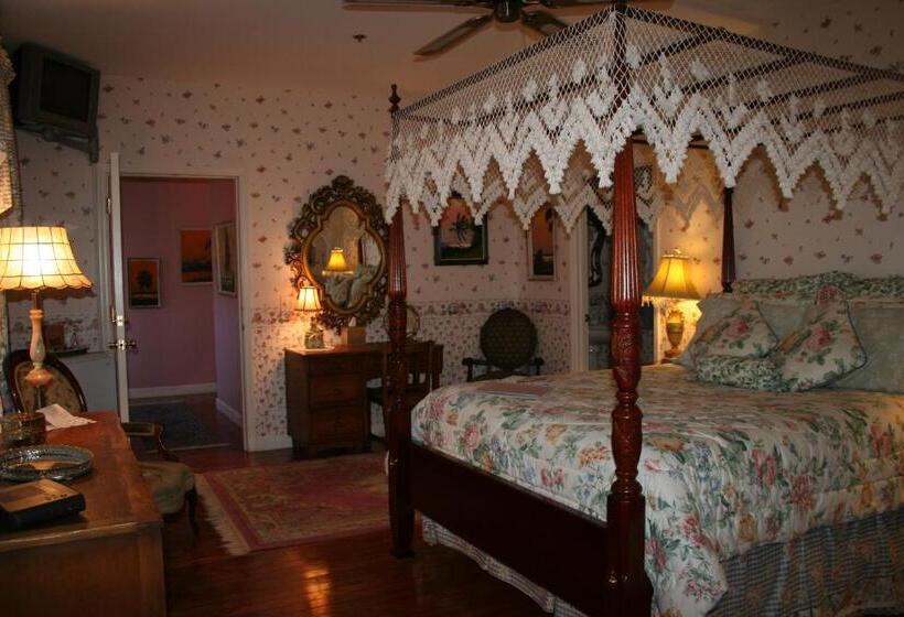 스탠다드 룸 킹사이즈 침대, Heron Cay Lakeview Bed & Breakfast