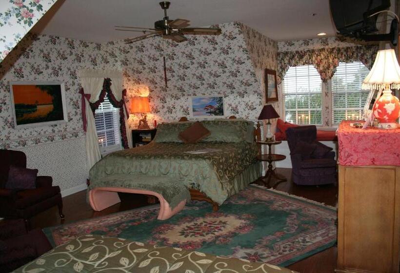 디럭스 스위트 킹 침대, Heron Cay Lakeview Bed & Breakfast