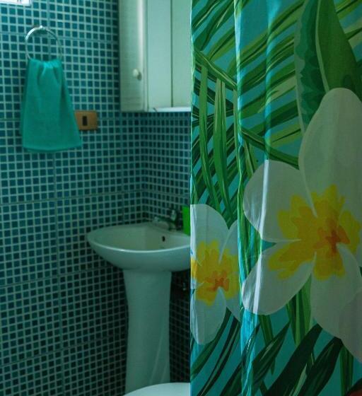 Четырехместный Номер Стандарт Вид на Сад, Hostal Y Cabañas Aorangi