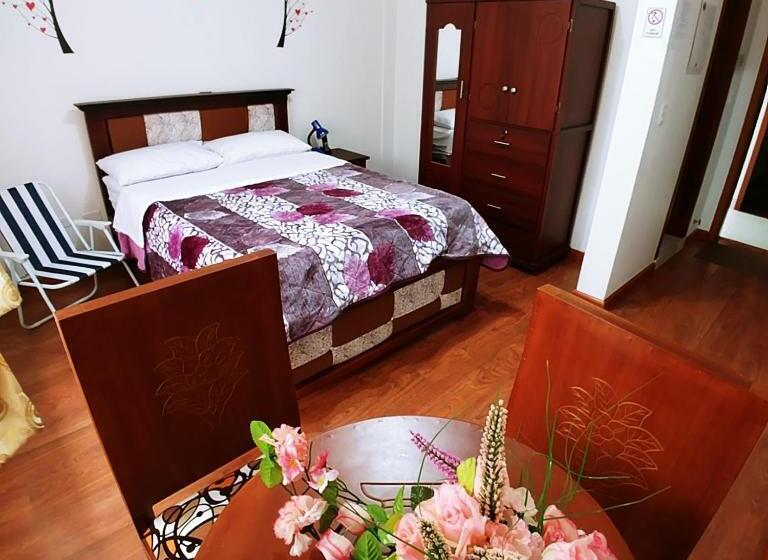스탠다드 스튜디오, Hostal Arauco