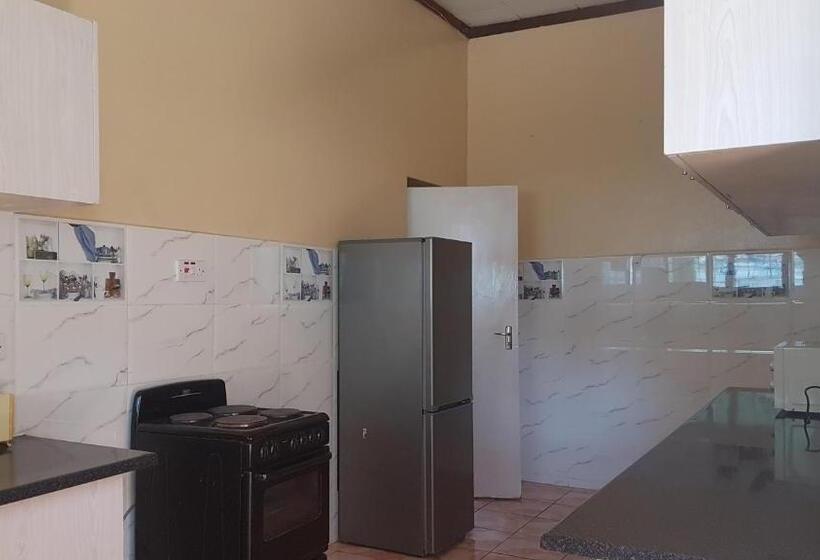 Дом 4 Спальни, Maoni Guest House