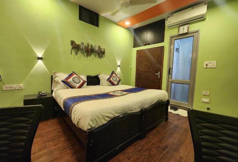 Номер Стандарт с Террасой, Shaleen Elegance Homestay Nakki Lake 400 Meters