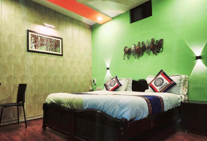 Номер Стандарт с Террасой, Shaleen Elegance Homestay Nakki Lake 400 Meters