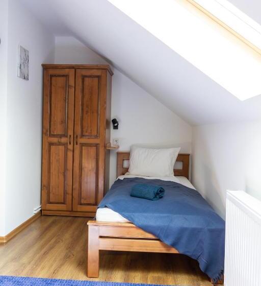 Quarto Triplo Deluxe, Airport Károly Centrál
