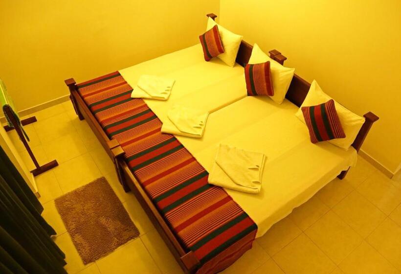 Семейный Номер, Vishmee Holiday Inn