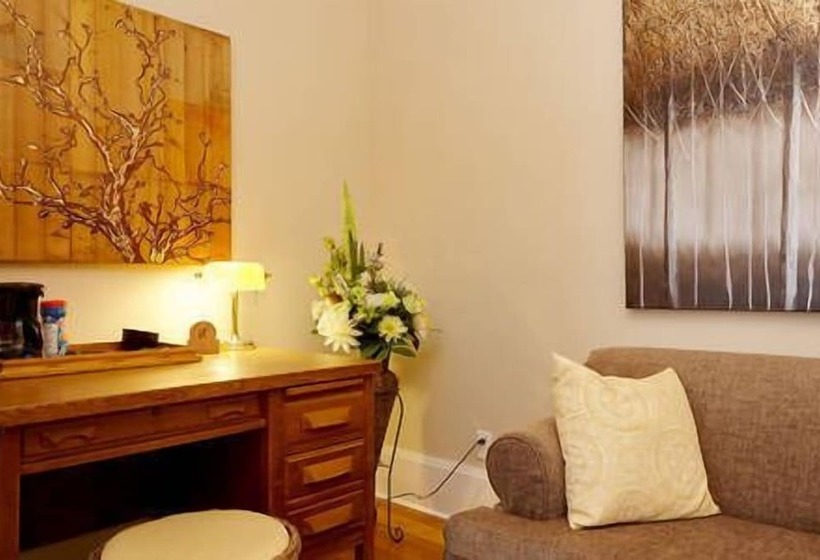 Люкс, Cheltenham Suites