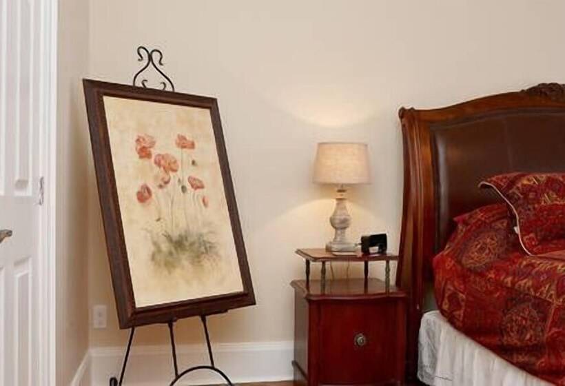 Люкс, Cheltenham Suites