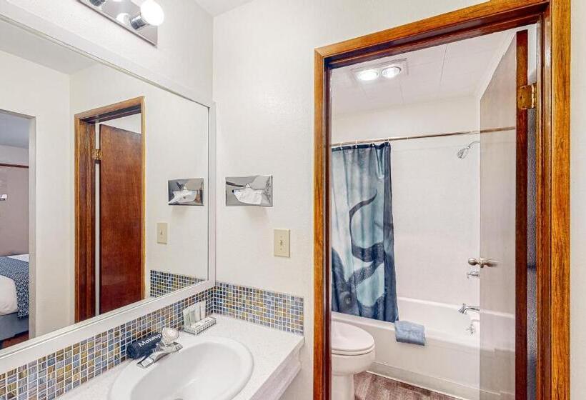Студия Superior, Lamplighter Inn