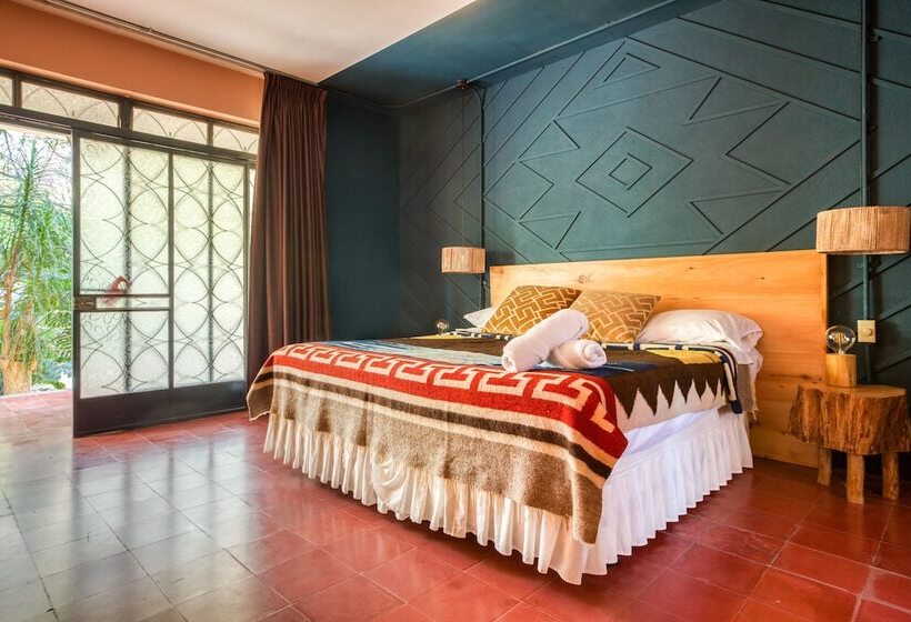 Номер Стандарт, Socialtel Atitlan   Formerly Selina Atitlan