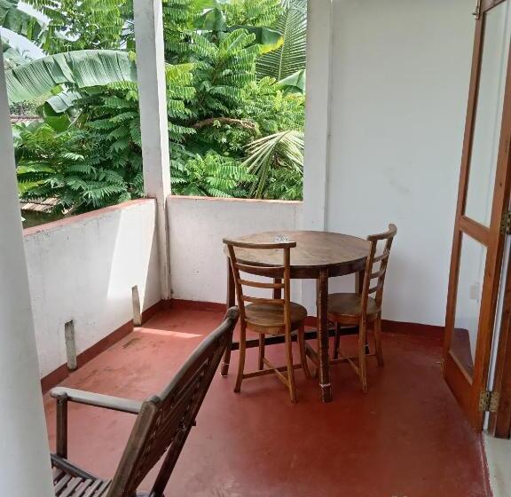 Standard Room with Balcony, Methdunu