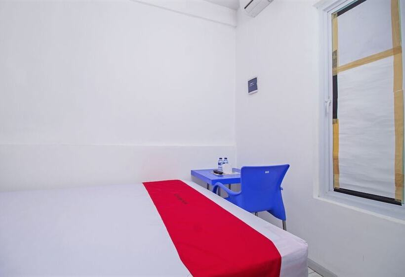 Номер Стандарт, Reddoorz Near Stan
