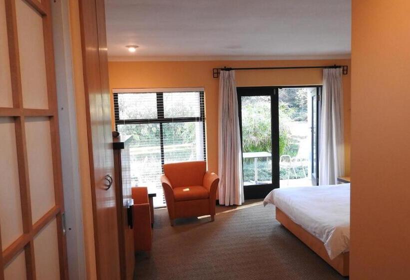 اتاق لوکس, Willow Place Guest House