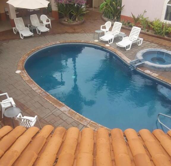 プールビュースイート, Coco Cabañas And Casitas Vacation Rentals
