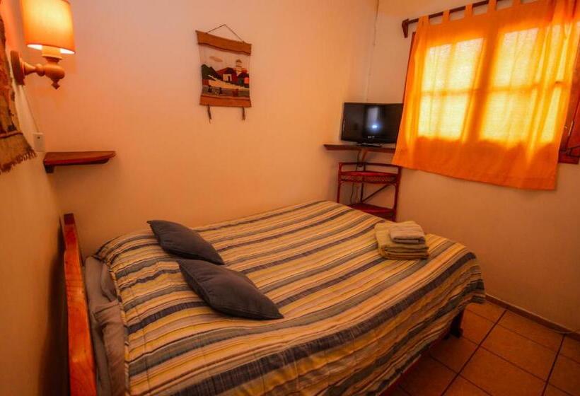 Basic Oda, Hostal El Punto