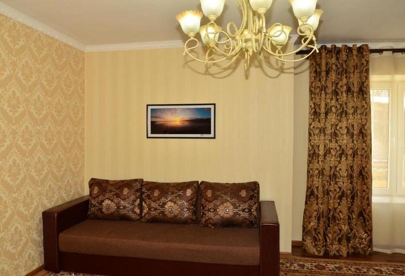 سوییت, Guest House Domashniy Uyut