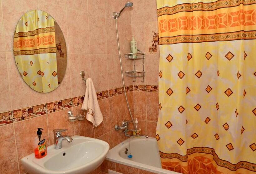 اتاق اکونومی, Guest House Domashniy Uyut