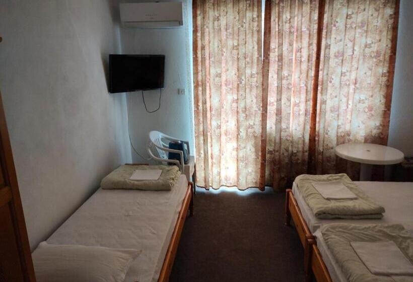 三人经典房间, Zlatevi Guest House