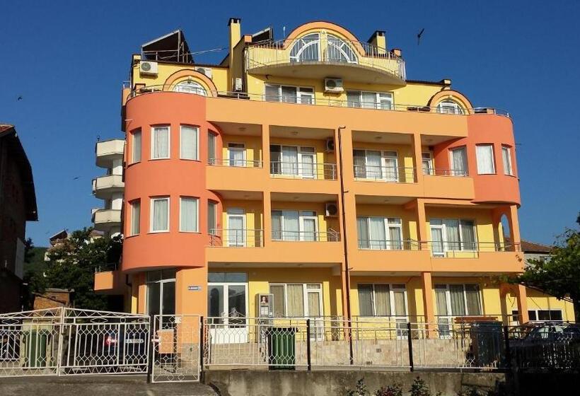 Quarto Familiar Deluxe, Zlatevi Guest House