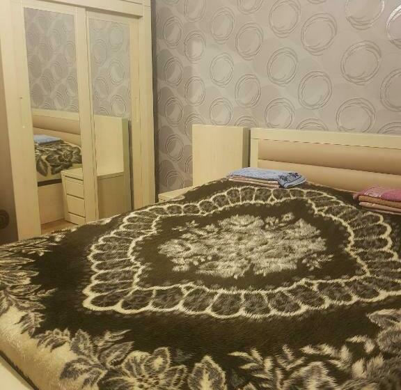اتاق خانوادگی با چشم‌انداز کوه, Zeiko S Guesthouse