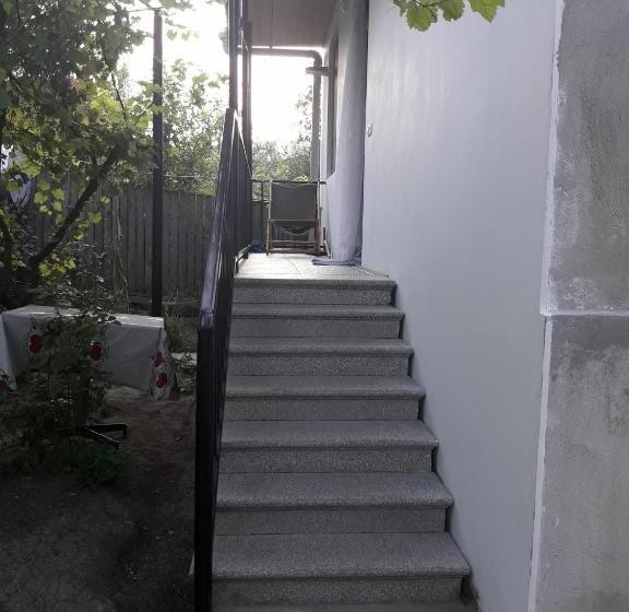 اتاق خانوادگی با چشم‌انداز کوه, Zeiko S Guesthouse