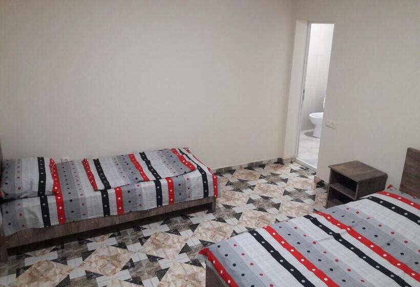 اتاق استاندارد سه نفره, Joni Guest House