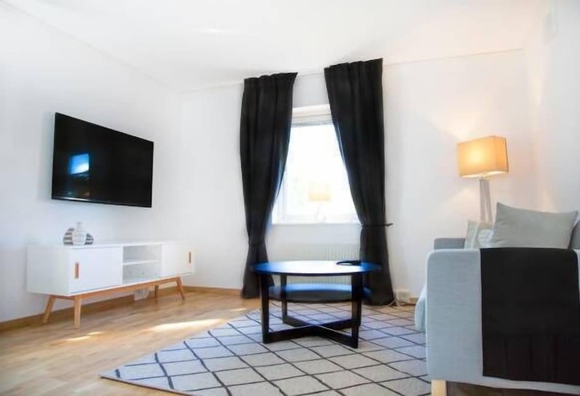 استودیوی استاندارد, Easy Livin  Apartment