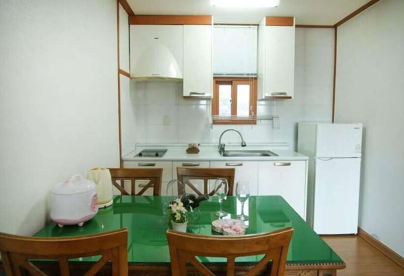 اتاق استاندارد, Olleh House