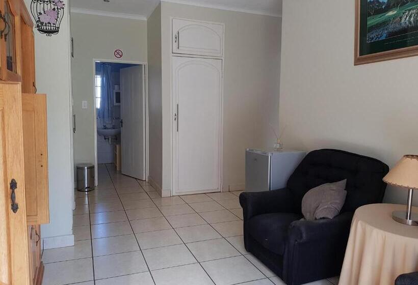 سوییت با چشم‌انداز استخر, Ezulwini Guest House