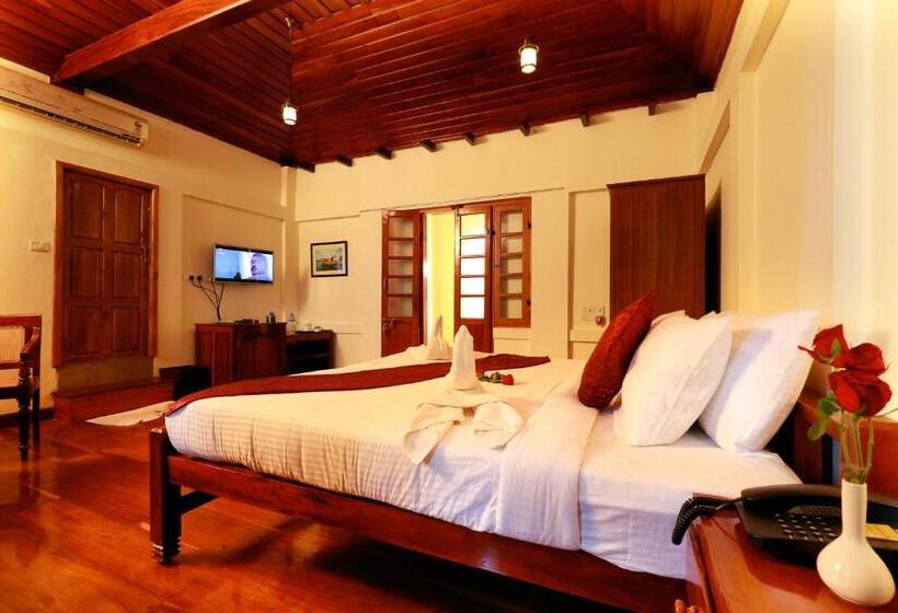 Номер Deluxe Кровать Кинг, Triveny River Palace